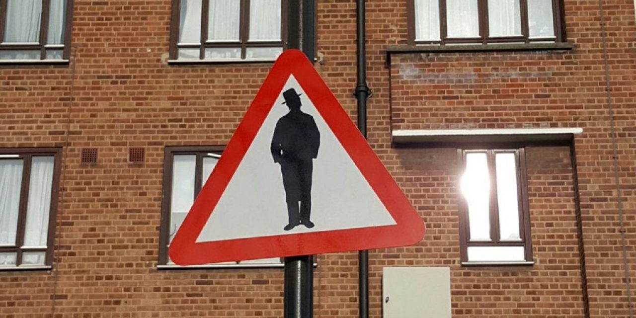 ‘Beware of Jews’ sign near London synagogue reported to police