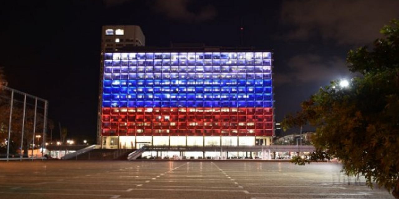 Israel one of few to light monument in Russian colours after metro bombing