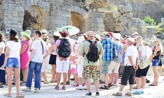 Israel tourism is booming as April sees record high