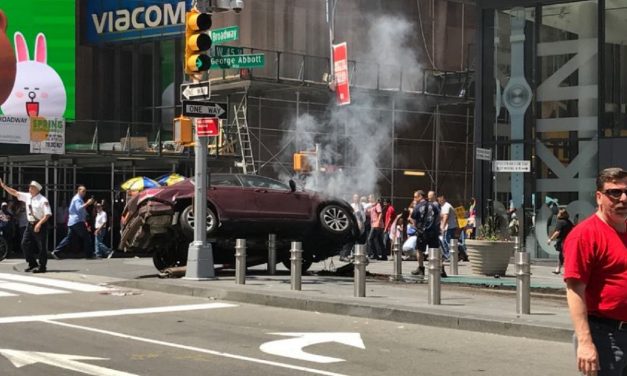 1 Dead, 13+ injured as car hits pedestrians in Times Square, New York