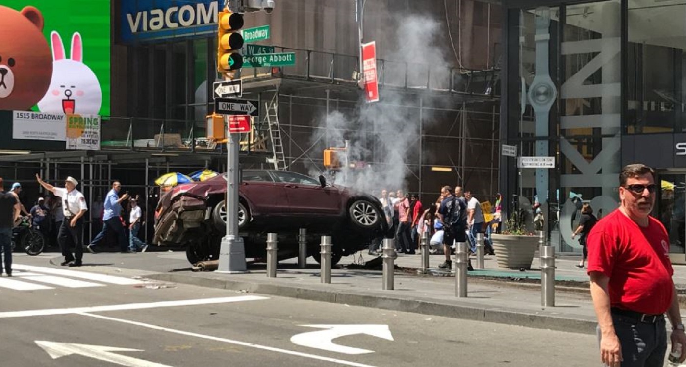 1 Dead, 13+ injured as car hits pedestrians in Times Square, New York