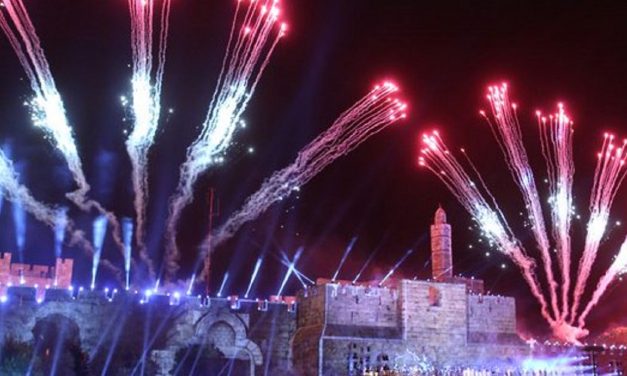 Incredible scenes as Jerusalem celebrates 50 years of reunification with light show