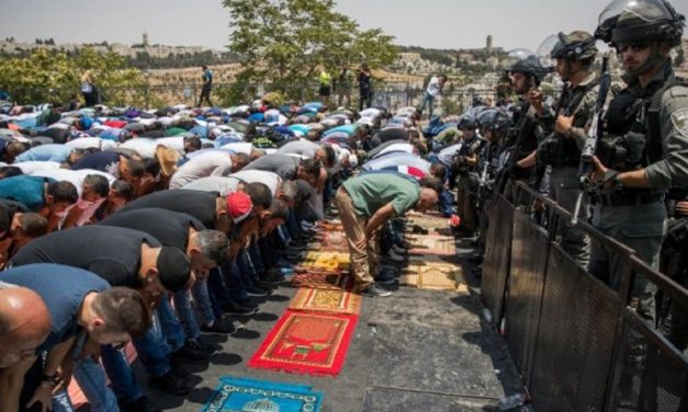 Muslim leaders call on further protests DESPITE Israel removing metal detectors