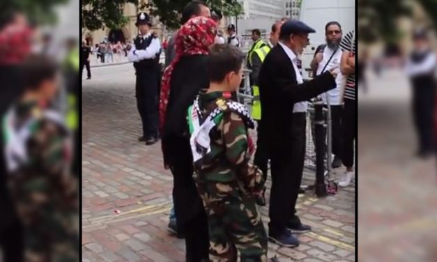 LONDON: Child dresses as Fatah terrorist at ‘Palestine Expo’
