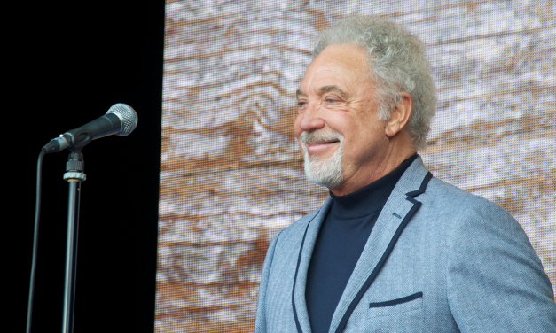 Sir Tom Jones defies the boycotters to perform in Israel