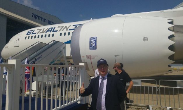 Britain’s biggest-ever trade deal with Israel marked by arrival of El Al’s Boeing Dreamliner