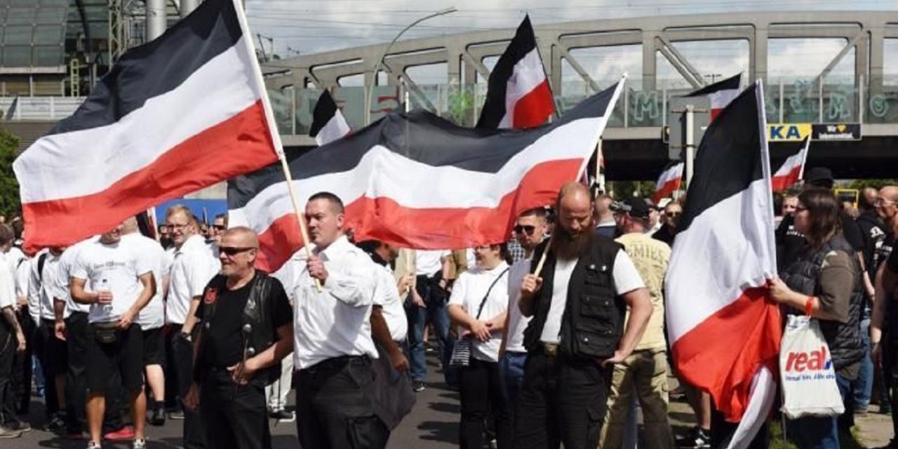 Over 500 neo-Nazis march through Berlin