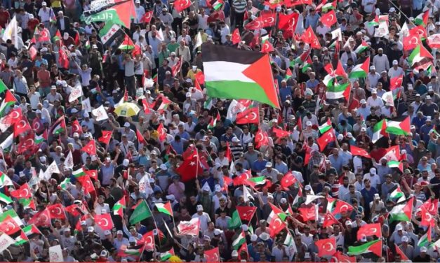Tens of thousands in Turkey protest Israel