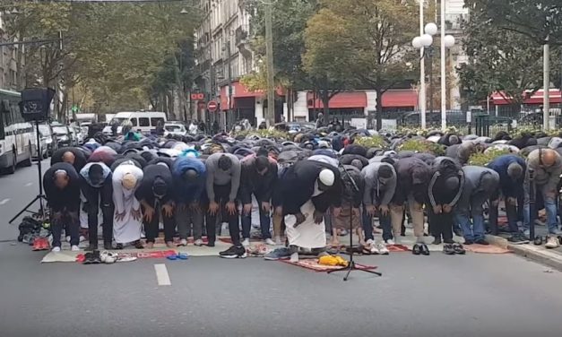 Hundreds of praying Muslims in Paris block traffic whilst chanting death to unbelievers