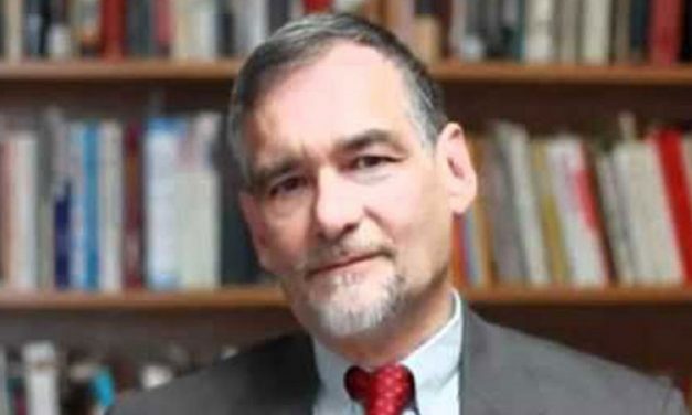 Britain bans entry to Holocaust denier