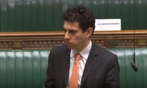 Jewish MP reduced to tears in emotional speech about Holocaust memories