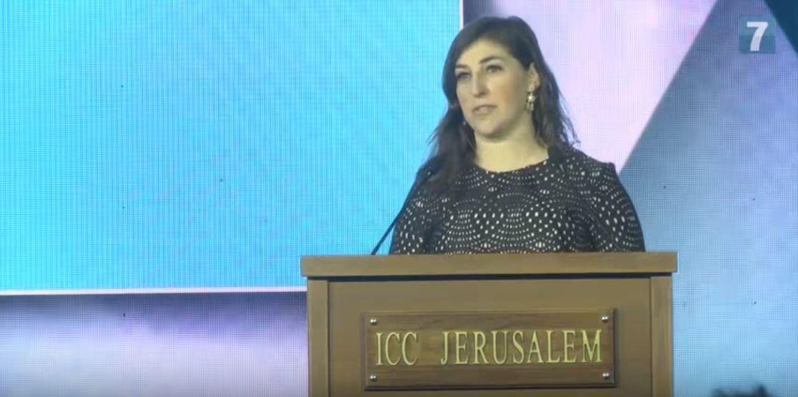 Actress Mayim Bialik: “I am happy to take public bullet for Israel”