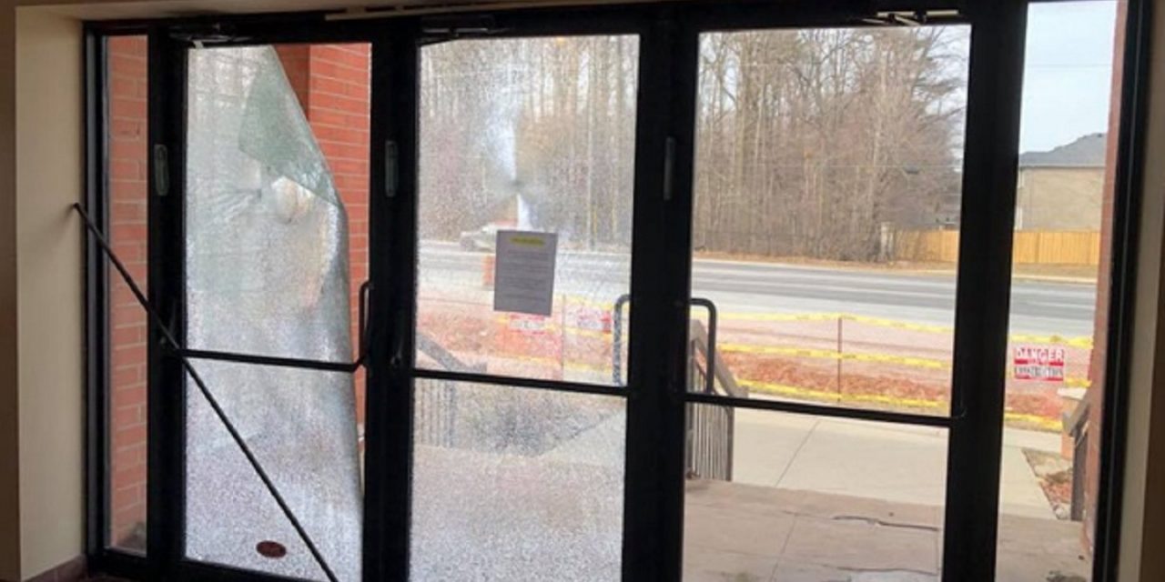 Canada: Synagogue doors smashed with rocks is “attack on Jewish community”