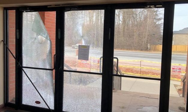 Canada: Synagogue doors smashed with rocks is “attack on Jewish community”