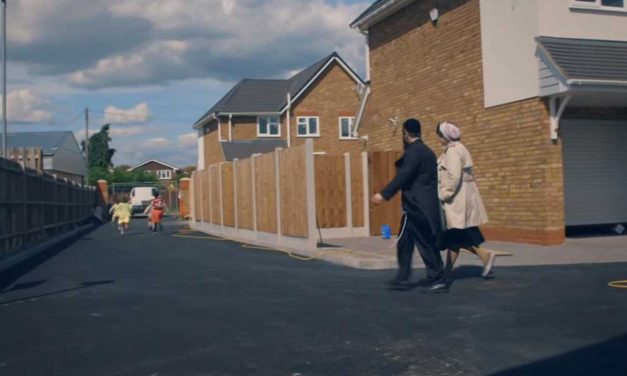 UK: Man threatens to jump fence and “attack” Jewish mother and children in their own garden