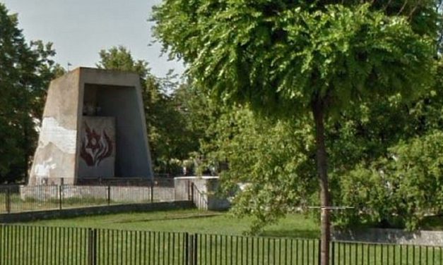 Poland: Holocaust memorial, Jewish cemetery vandalised