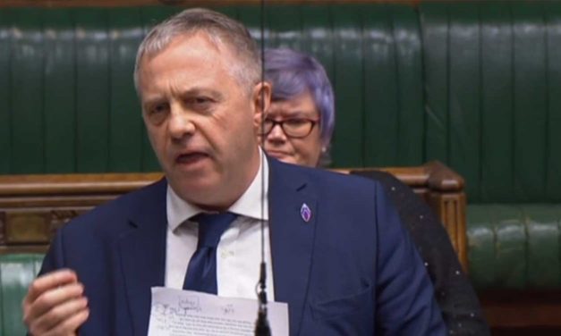 MP John Mann quits Labour saying he will “never forgive” Corbyn for “letting anti-Semites hijack soul of party”