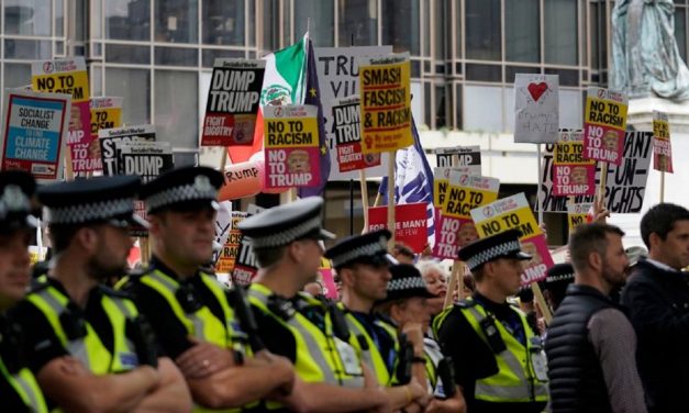 Head of ‘Palestinian Solidarity Campaign’ speaks at D-Day protest in Portsmouth