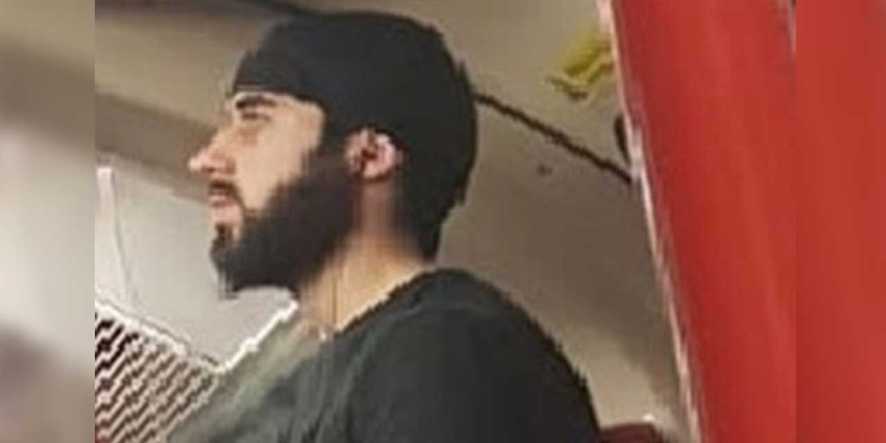 London: Police hunt man after anti-Semitic abuse on Tube leaves Jewish father and son fearing for safety