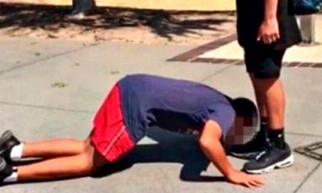 Australia: Jewish boy forced to kiss the feet of Muslim classmate and beaten