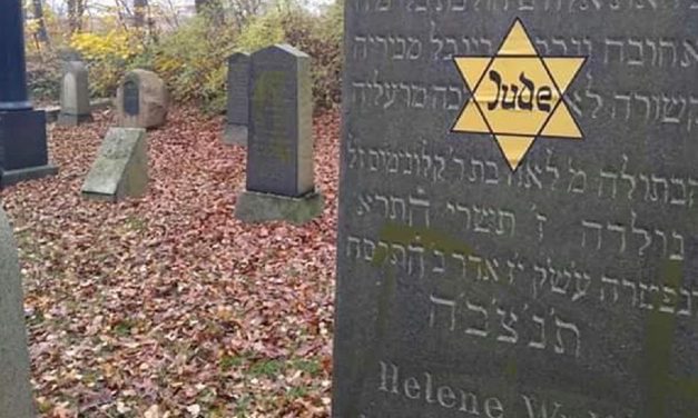 On Kristallnacht anniversary, yellow stars placed at Jewish sites in Sweden and Denmark