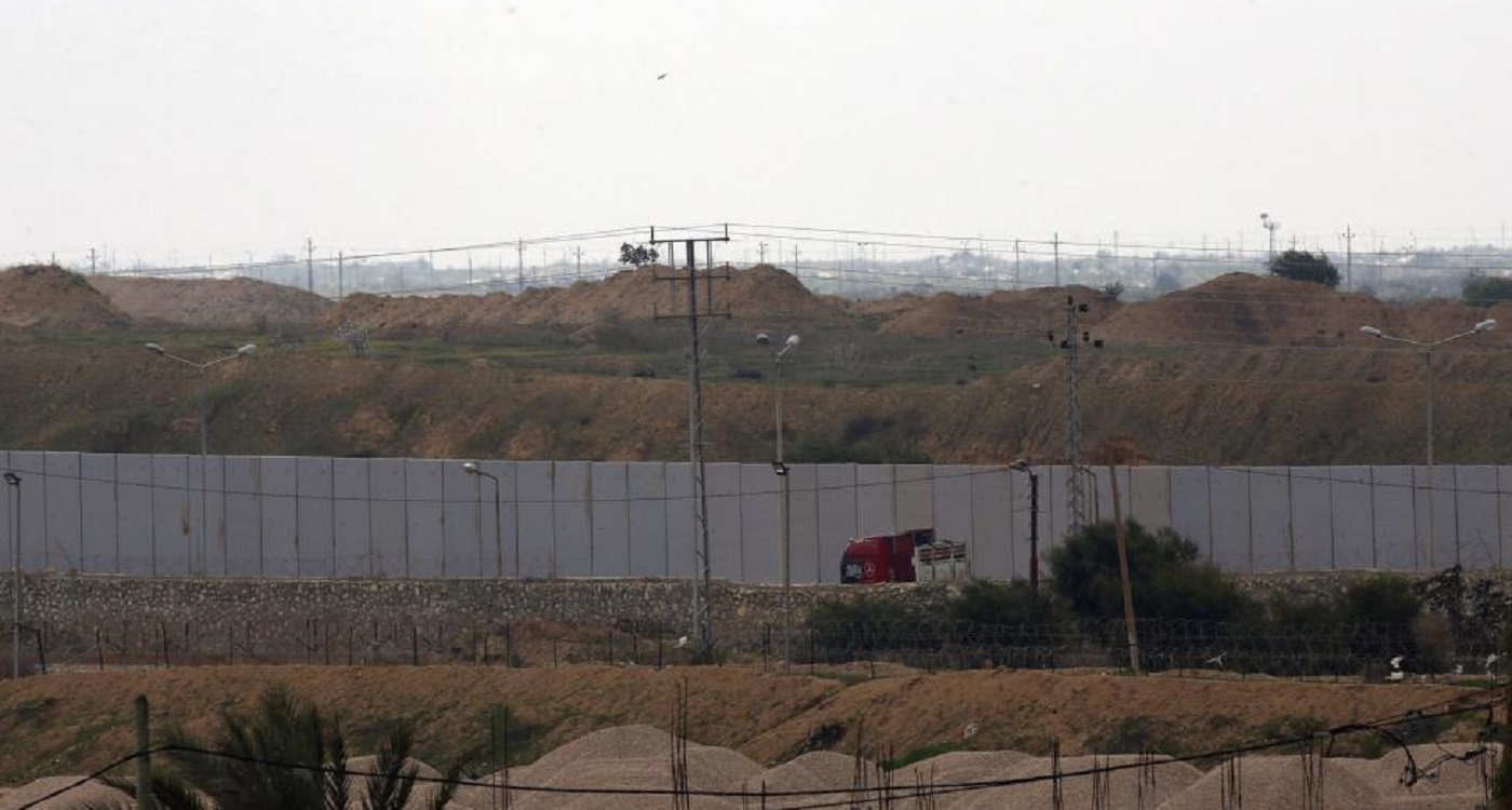 Egypt begins building giant wall on Gaza border