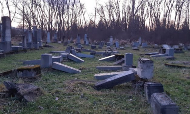 Jewish cemetery vandalised in Hungary