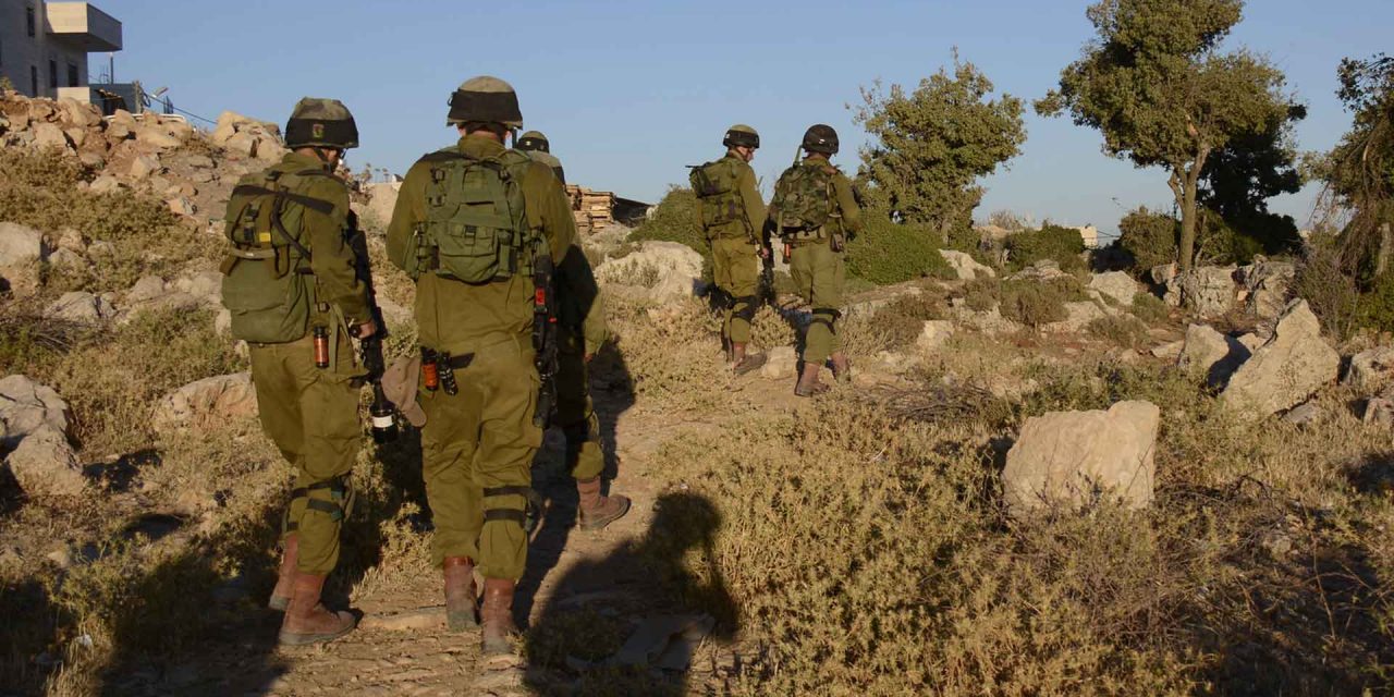 IDF troops thwart stabbing attack in Samaria; two terrorists wounded