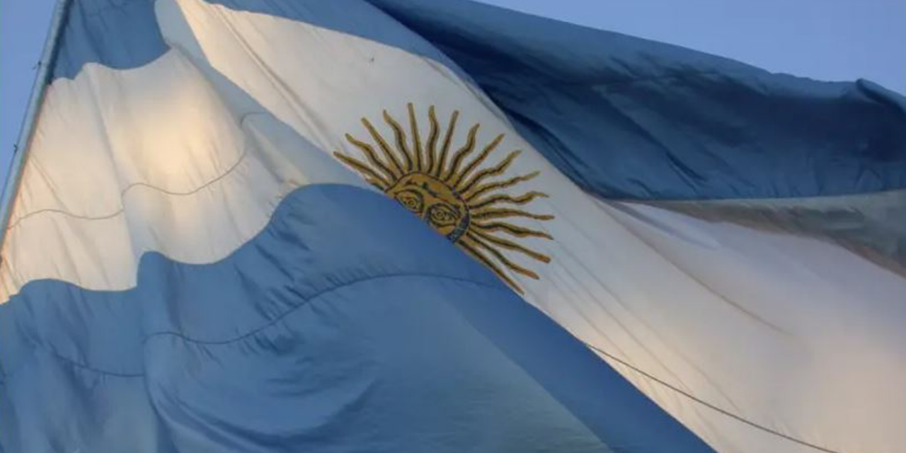 Argentinian professor offers bonus to ‘whoever finds a poor Jew’