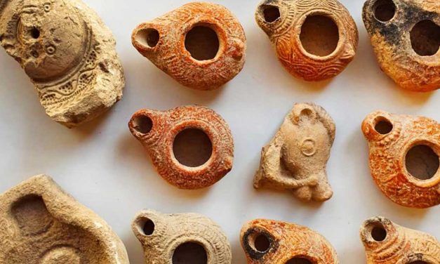 Discovery of ancient oil lamps highlight Jewish and Christian connection to Israel