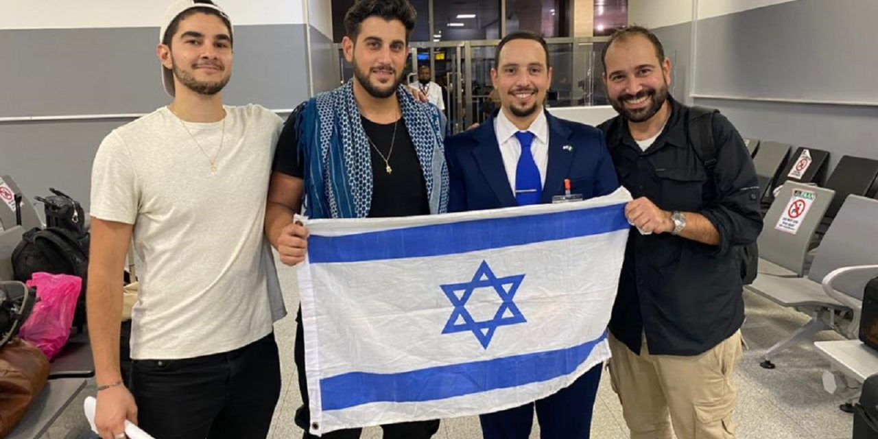 Israeli filmmakers back in Israel after 20 days in Nigerian prison