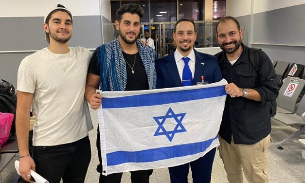Israeli filmmakers back in Israel after 20 days in Nigerian prison