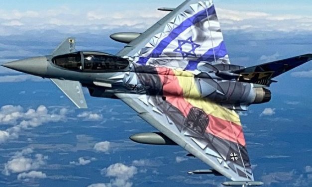 German and Israeli military planes fly over Jerusalem for first time since WWI