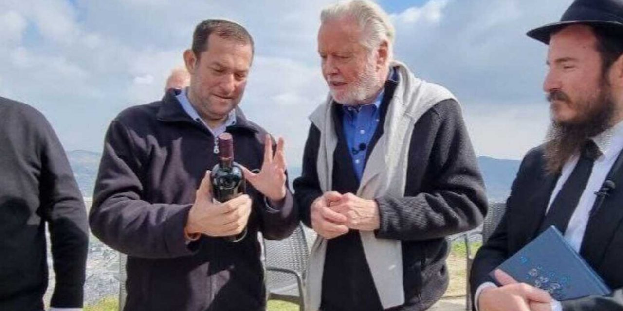 ‘Judea and Samaria are the heart of Israel,’ says Hollywood actor Jon Voight