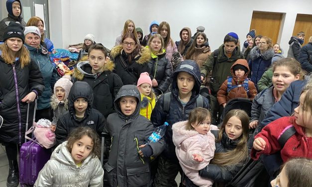 100 Jewish orphans among thousands set to arrive in Israel from Ukraine