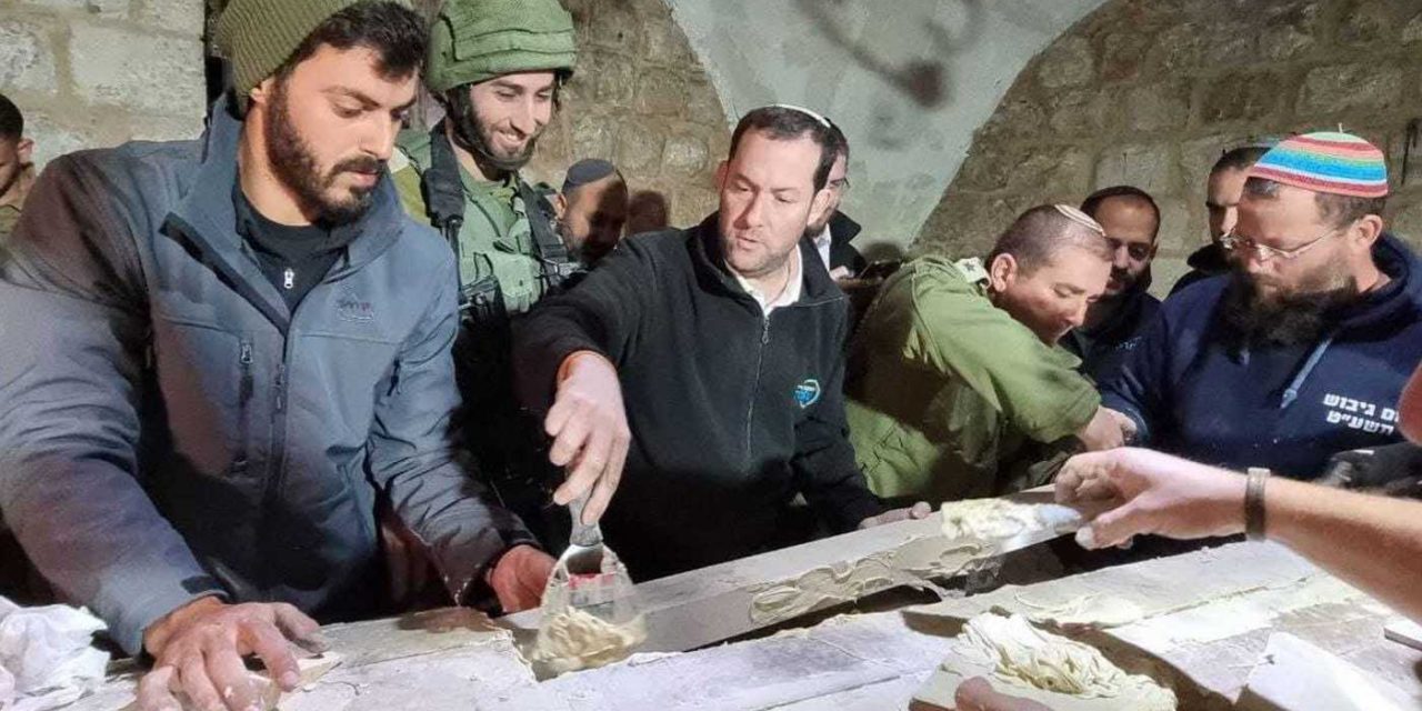Israelis restore Joseph’s Tomb following vandalism by Palestinian rioters