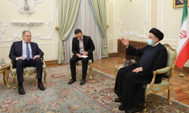 Russian and Iranian ministers meet in Tehran to strengthen ties