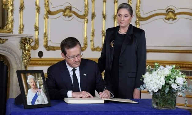 Israel’s president quotes Scripture in moving tribute to Queen Elizabeth