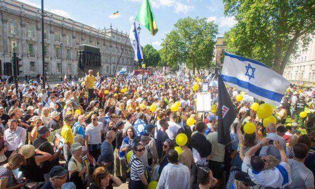 Pro-Israel supporters show up for Israel: 40,000 in London, 100,000 in New York